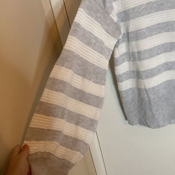 DESIGN HISTORY Charlotte Balloon Sleeve Pullover Size: XL - Picture 4 of 9